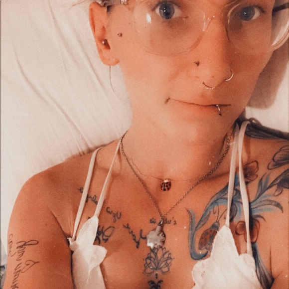 Meet your Posher, Kerstyn! โฃ - Picture 4 of 17